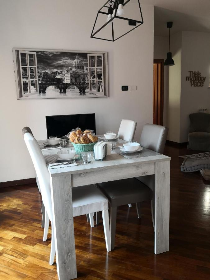 Perugino Apartments Фиумичино Екстериор снимка