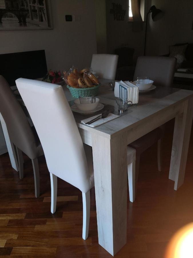 Perugino Apartments Фиумичино Екстериор снимка